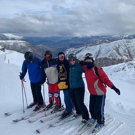 Wanaka Backpackers Bothy Hostel Bagian luar foto