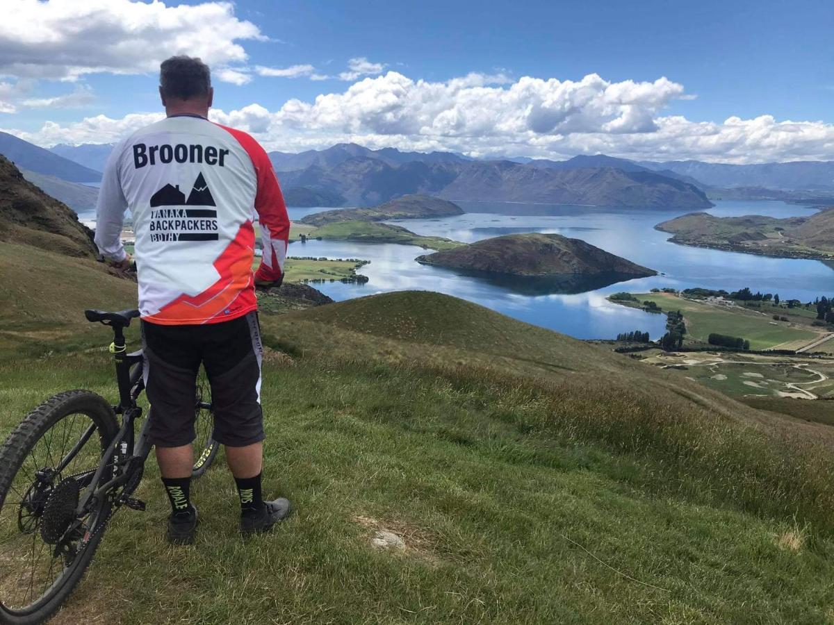 Wanaka Backpackers Bothy Hostel Bagian luar foto