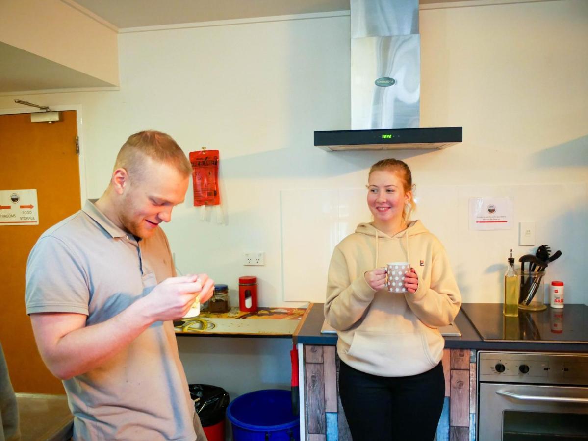 Wanaka Backpackers Bothy Hostel Bagian luar foto